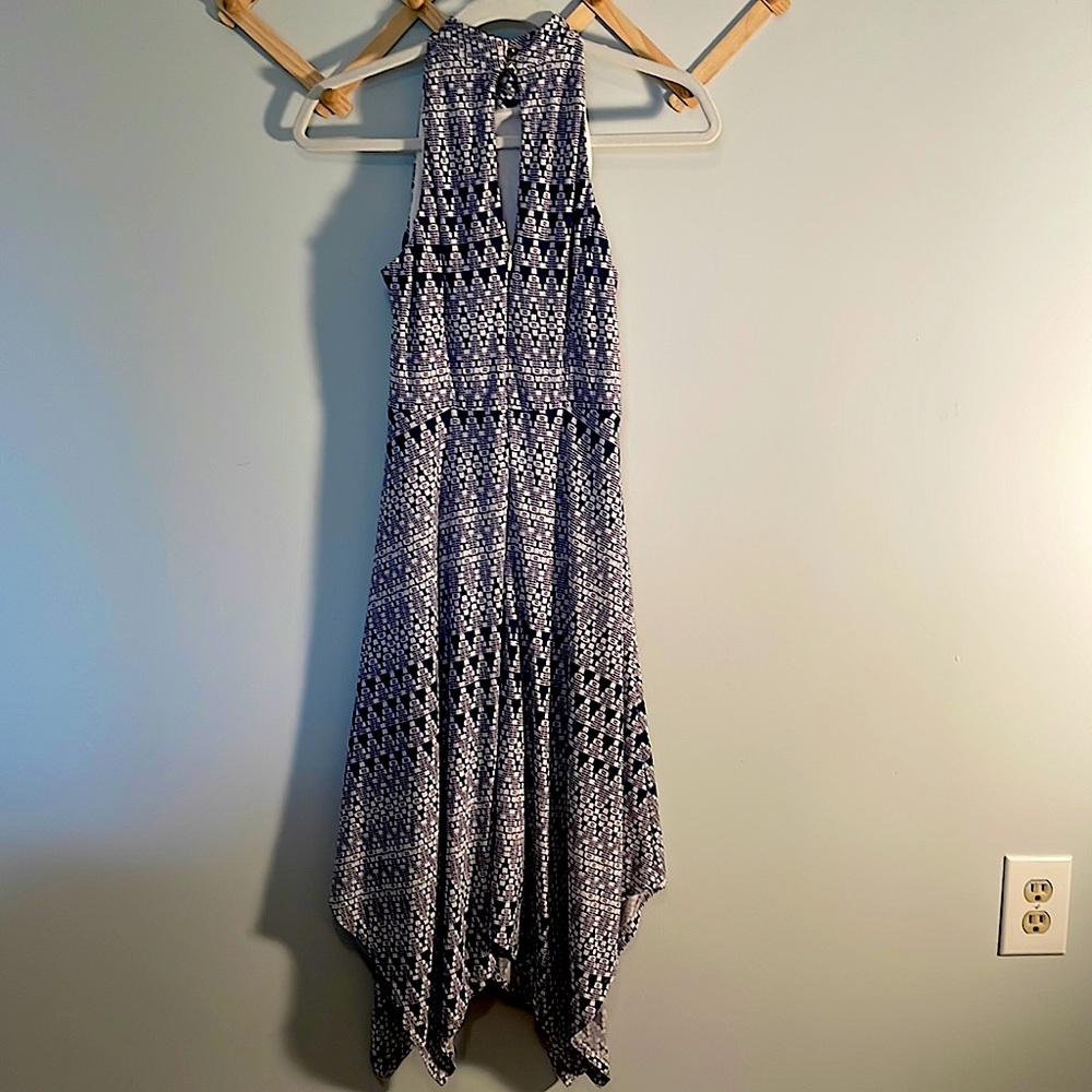 Beautiful like new Jessica Simpson size 4 blue and white dress!